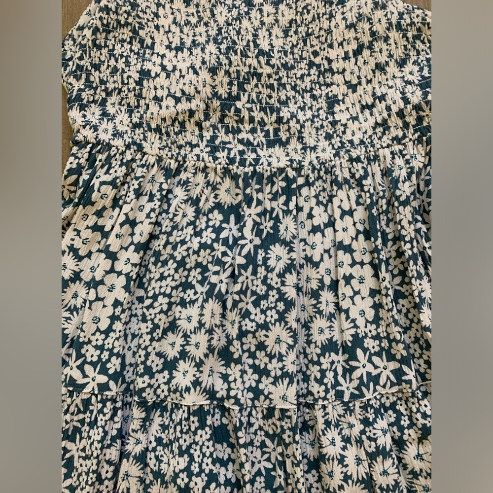 Women’s Foral Dress - Picture 5 of 8